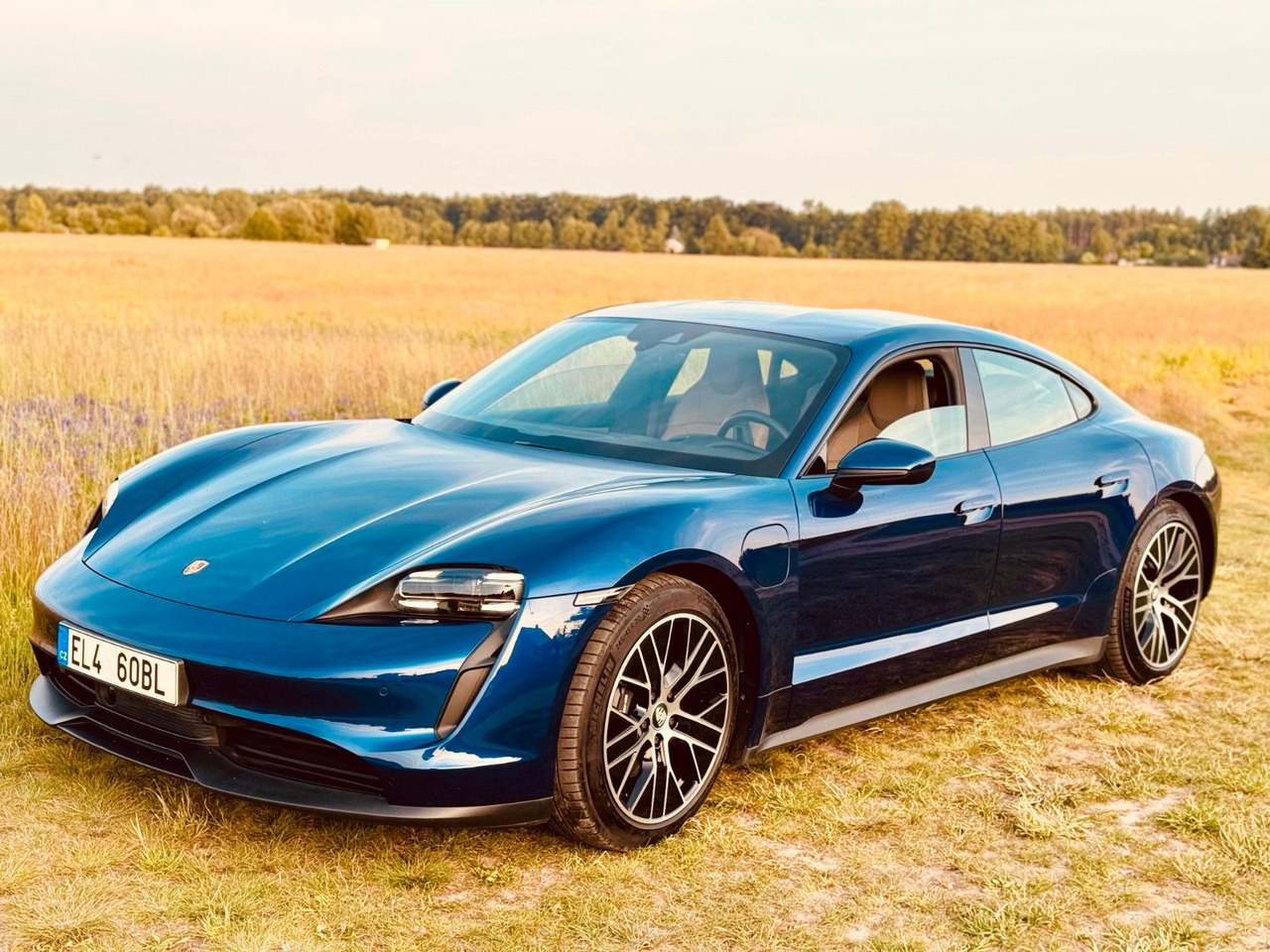 Porsche Taycan CR - Kupeja: foto 1 Porsche Taycan CR - Kupeja: foto 1