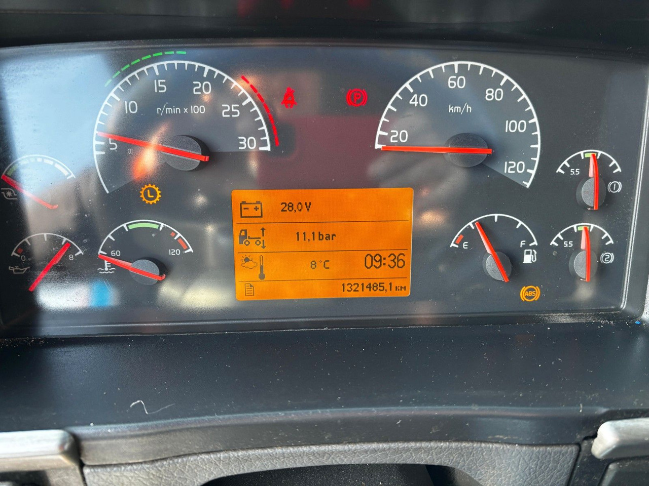Jaunā Vilcējs Volvo FH12 420: foto 8
