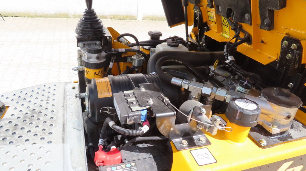 Mini pašizgāzējs JCB 1T-2 HT: foto 9