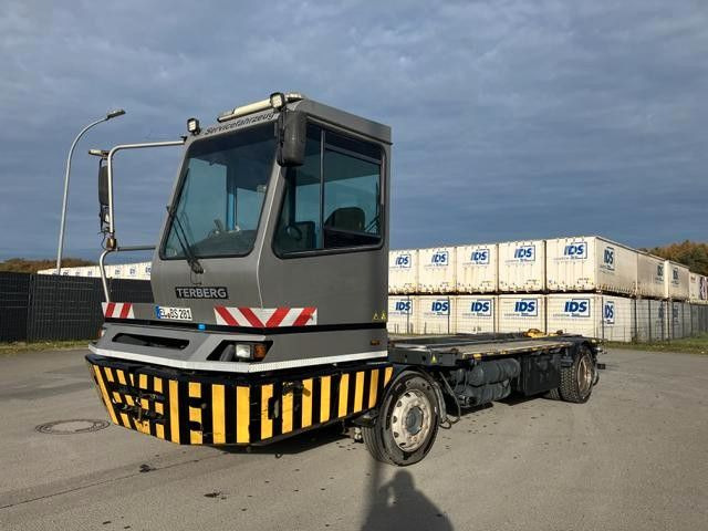 BC 182 - Konteineru vedējs/ Kravas automašīna ar noņemamā virsbūve: foto 3 BC 182 - Konteineru vedējs/ Kravas automašīna ar noņemamā virsbūve: foto 3