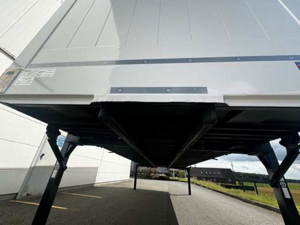 Maināmā virsbūve - furgons Krone Heck Alu.- Rolltor: foto 11 Maināmā virsbūve - furgons Krone Heck Alu.- Rolltor: foto 11