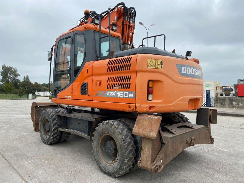 Doosan DX160 - Riteņu ekskavators: foto 3 Doosan DX160 - Riteņu ekskavators: foto 3