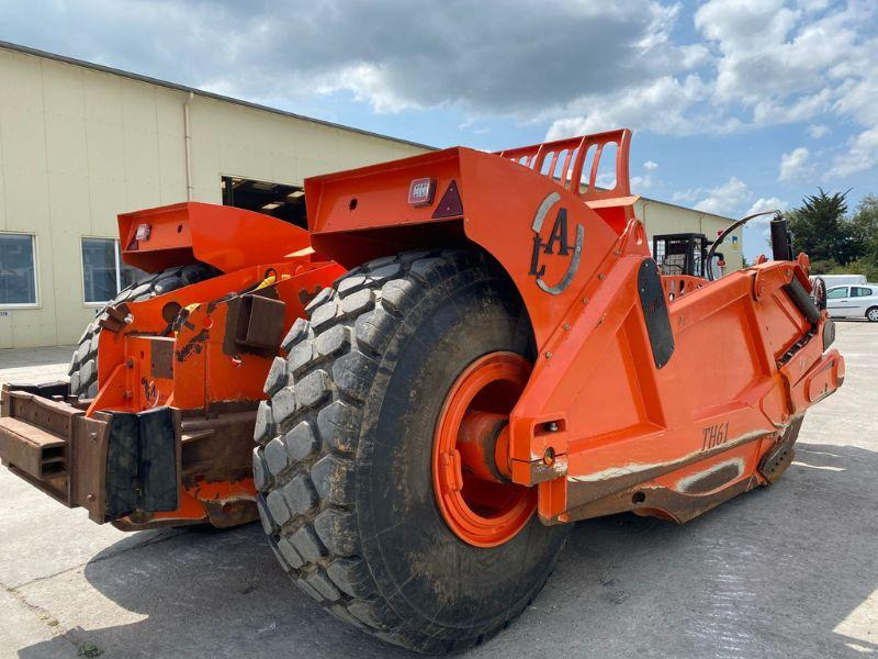 Los Antonios TH61 - Skrēperis: foto 4 Los Antonios TH61 - Skrēperis: foto 4