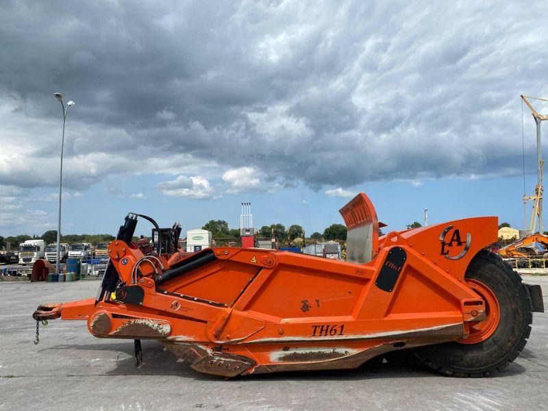 Los Antonios TH61 - Skrēperis: foto 2 Los Antonios TH61 - Skrēperis: foto 2