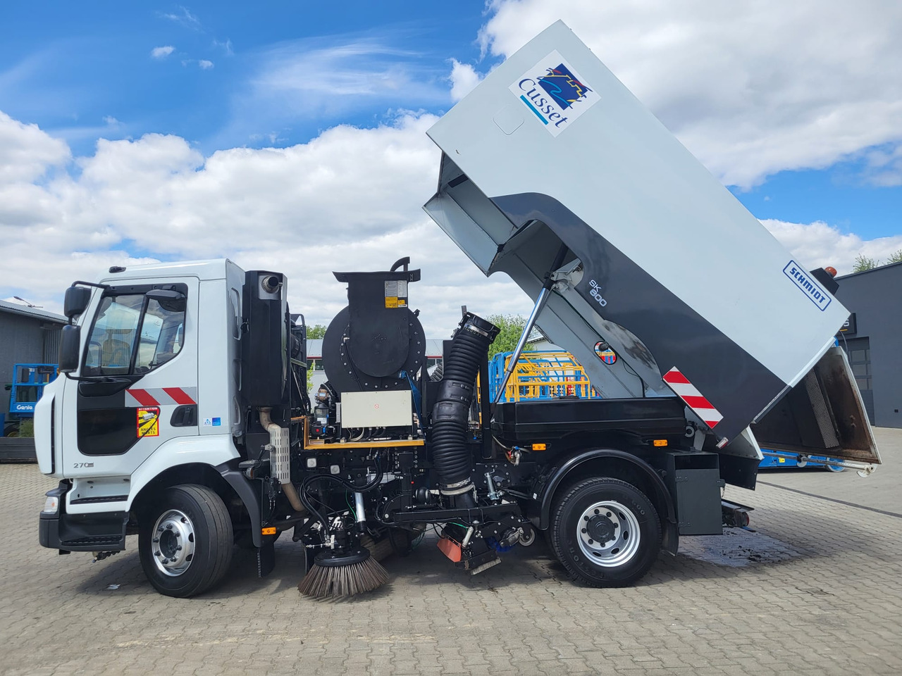 Renault Midlum Schmidt SK600 - Ielu tīrīšanas mašīna: foto 3 Renault Midlum Schmidt SK600 - Ielu tīrīšanas mašīna: foto 3