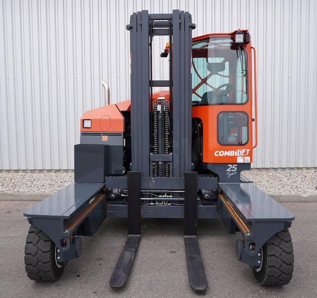 Combilift C5000XL - Četru pušu autokrāvējs: foto 4 Combilift C5000XL - Četru pušu autokrāvējs: foto 4