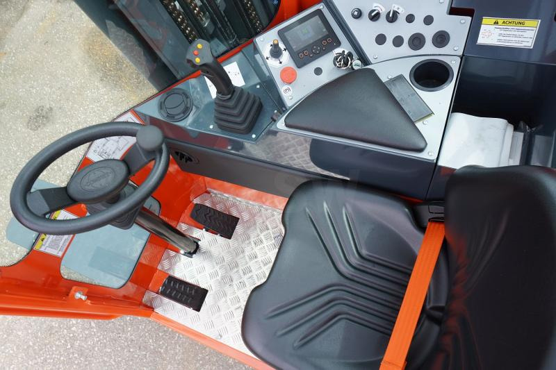 Combilift C5000XL - Četru pušu autokrāvējs: foto 3 Combilift C5000XL - Četru pušu autokrāvējs: foto 3