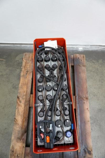 GRUMA 24 Volt 2 PzS 230 Ah - Akumulators - Iekraušanas tehnika: foto 3 GRUMA 24 Volt 2 PzS 230 Ah - Akumulators - Iekraušanas tehnika: foto 3