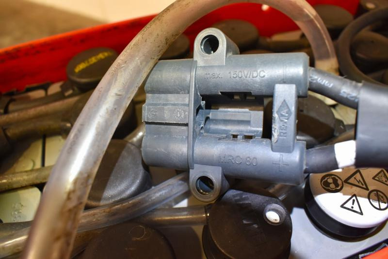 GRUMA 24 Volt 2 PzS 250 Ah - Akumulators - Iekraušanas tehnika: foto 4 GRUMA 24 Volt 2 PzS 250 Ah - Akumulators - Iekraušanas tehnika: foto 4