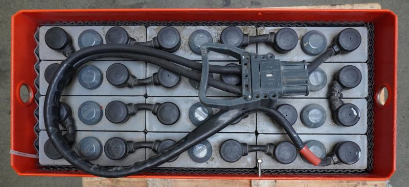 GRUMA 24 Volt 3 PzV 330 Ah - Akumulators: foto 3 GRUMA 24 Volt 3 PzV 330 Ah - Akumulators: foto 3