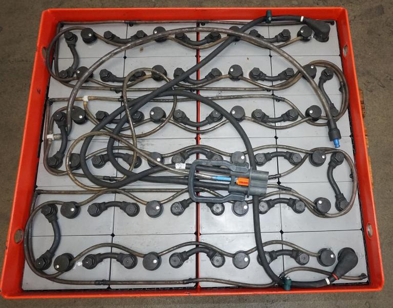 GRUMA 48 Volt 6 PzS 630 Ah - Akumulators - Iekraušanas tehnika: foto 3 GRUMA 48 Volt 6 PzS 630 Ah - Akumulators - Iekraušanas tehnika: foto 3