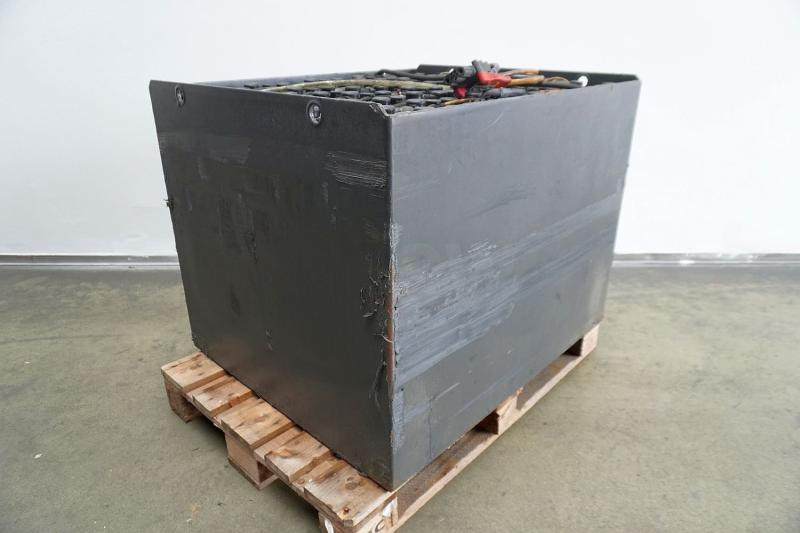 GRUMA 80 Volt 5 PzS 775 Ah - Akumulators - Iekraušanas tehnika: foto 2 GRUMA 80 Volt 5 PzS 775 Ah - Akumulators - Iekraušanas tehnika: foto 2
