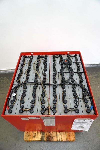 GRUMA 80 Volt 6 PzS 930 Ah - Akumulators - Iekraušanas tehnika: foto 3 GRUMA 80 Volt 6 PzS 930 Ah - Akumulators - Iekraušanas tehnika: foto 3