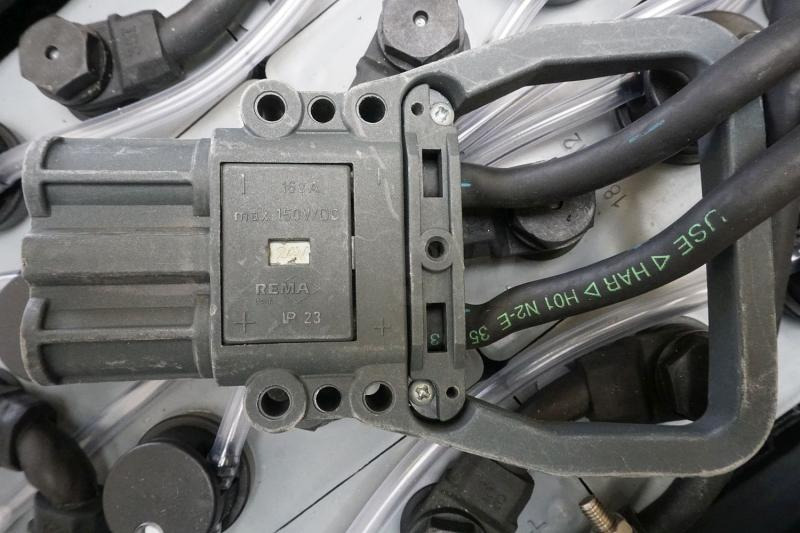 Linde 24 Volt 3 PzS 375 Ah - Akumulators: foto 4 Linde 24 Volt 3 PzS 375 Ah - Akumulators: foto 4