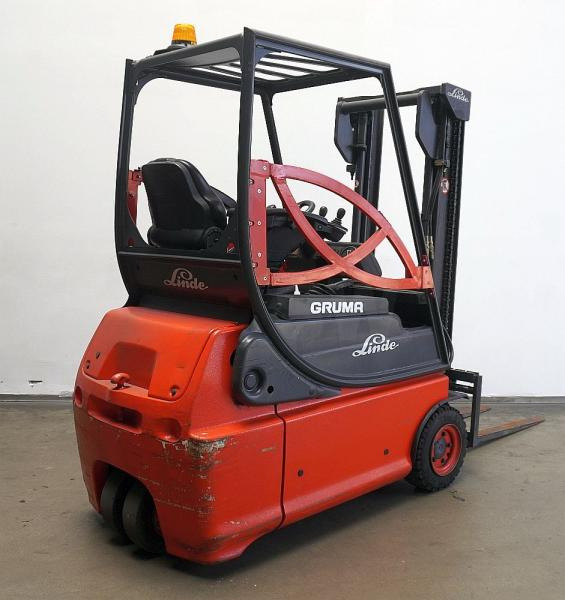 Linde E 16 335-02 - Elektroiekrāvējs: foto 2 Linde E 16 335-02 - Elektroiekrāvējs: foto 2
