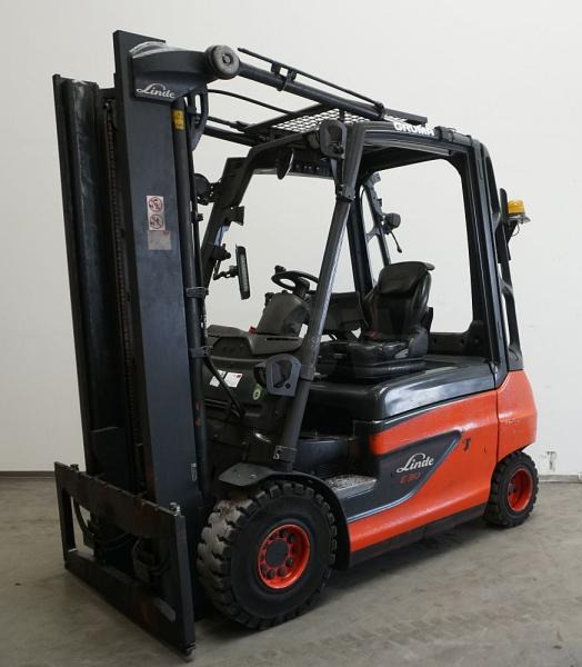 Linde E 30 387 - Elektroiekrāvējs: foto 1 Linde E 30 387 - Elektroiekrāvējs: foto 1