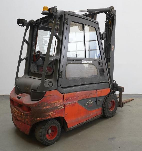 Linde E 30 387 - Elektroiekrāvējs: foto 2 Linde E 30 387 - Elektroiekrāvējs: foto 2