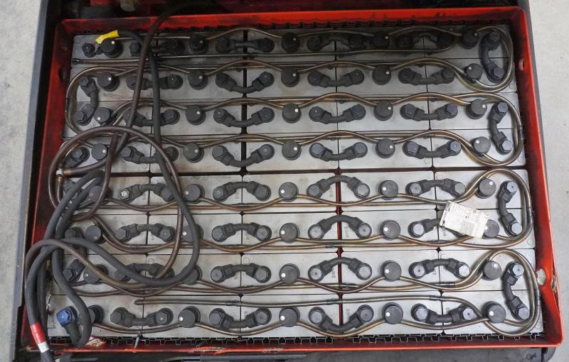 Linde E 30 387 - Elektroiekrāvējs: foto 5 Linde E 30 387 - Elektroiekrāvējs: foto 5