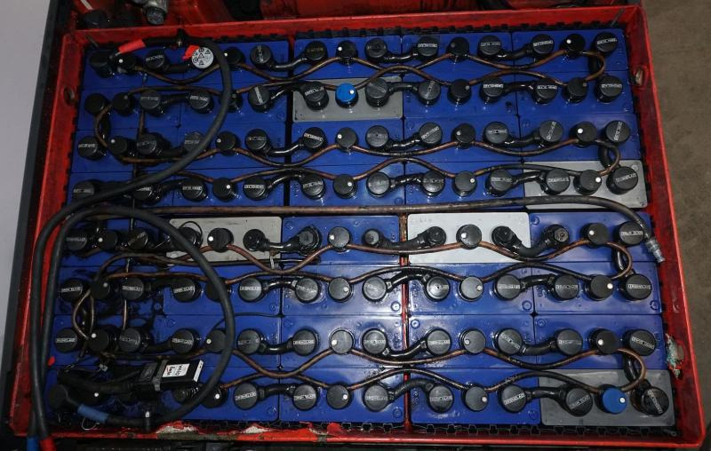 Linde E 30 387 - Elektroiekrāvējs: foto 5 Linde E 30 387 - Elektroiekrāvējs: foto 5