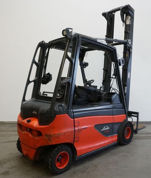 Linde E 30 L 387 - Elektroiekrāvējs: foto 2 Linde E 30 L 387 - Elektroiekrāvējs: foto 2