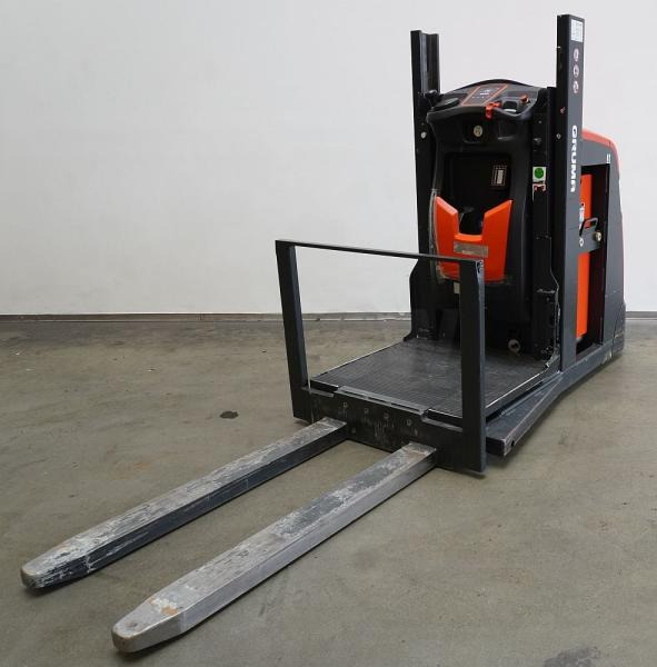 Linde V 10 5212 - Komplektētājs: foto 2 Linde V 10 5212 - Komplektētājs: foto 2