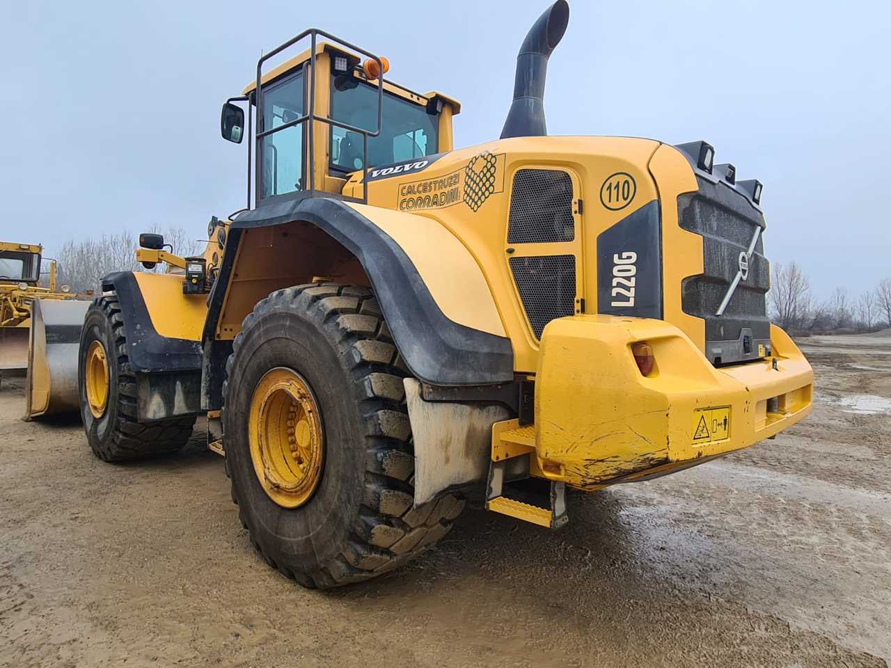 VOLVO L220G - Riteņu iekrāvējs: foto 2 VOLVO L220G - Riteņu iekrāvējs: foto 2