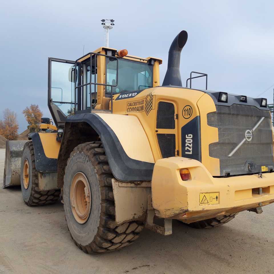 VOLVO L220G - Riteņu iekrāvējs: foto 3 VOLVO L220G - Riteņu iekrāvējs: foto 3