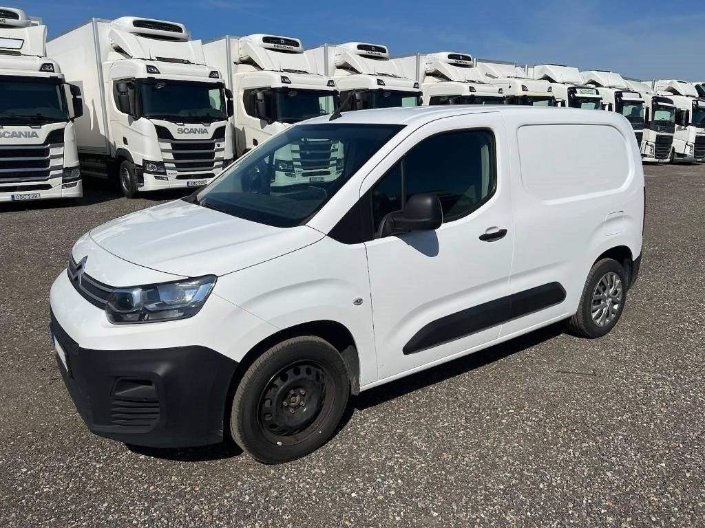Citroën Berlingo serie 5445 - Mazs furgons: foto 1 Citroën Berlingo serie 5445 - Mazs furgons: foto 1