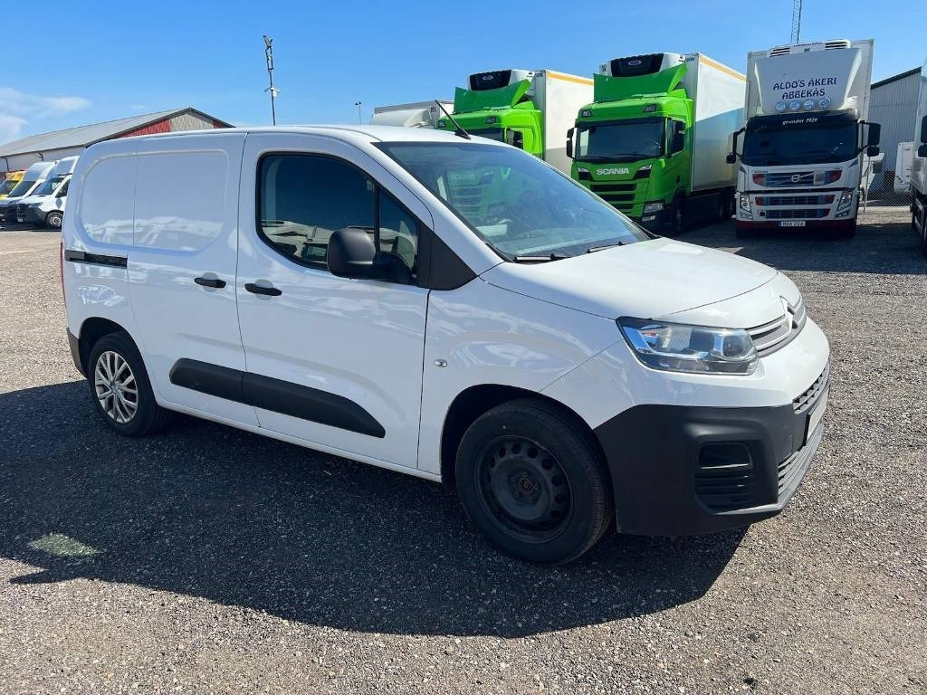 Citroën Berlingo serie 5445 - Kravas mikroautobuss: foto 2 Citroën Berlingo serie 5445 - Kravas mikroautobuss: foto 2