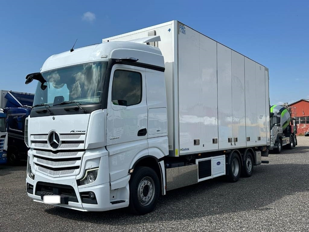 Mercedes-Benz Actros 2553 serie 7795 - Kravas automašīna refrižerators: foto 1 Mercedes-Benz Actros 2553 serie 7795 - Kravas automašīna refrižerators: foto 1