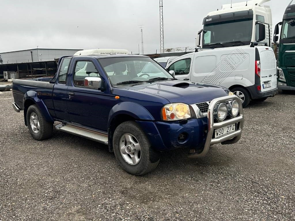 Nissan KING CAB OMB 4WD - Vieglā automašīna: foto 2 Nissan KING CAB OMB 4WD - Vieglā automašīna: foto 2