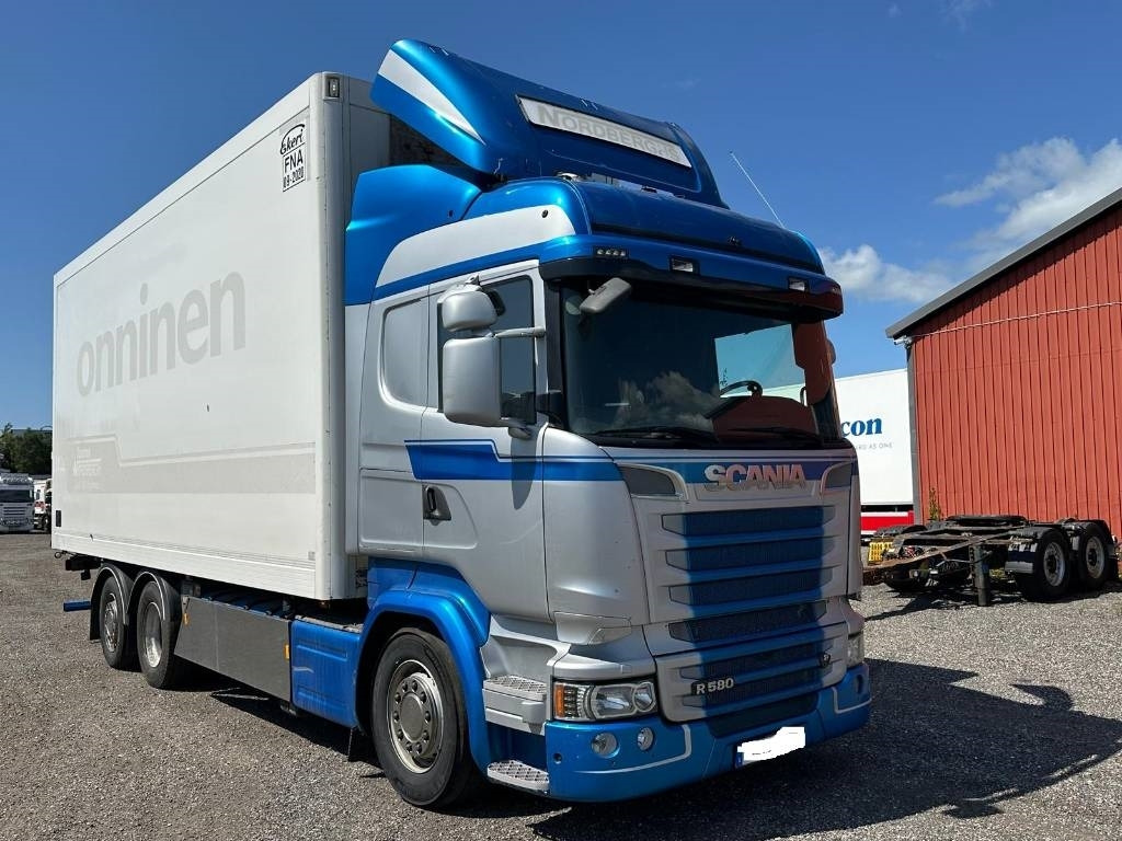 Scania R580LB6X2*4MNB serie nr 2306 - Kravas automašīna ar slēgto virsbūvi: foto 2 Scania R580LB6X2*4MNB serie nr 2306 - Kravas automašīna ar slēgto virsbūvi: foto 2