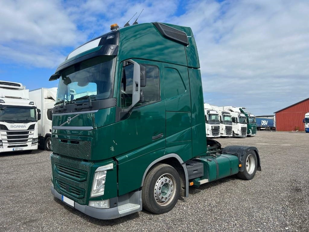 Volvo FH510 4X2 serie 8337 - Vilcējs: foto 1 Volvo FH510 4X2 serie 8337 - Vilcējs: foto 1
