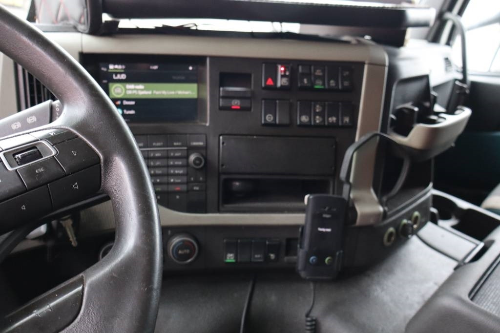 Kravas automašīna ar slēgto virsbūvi Volvo FM Serie 2595: foto 9