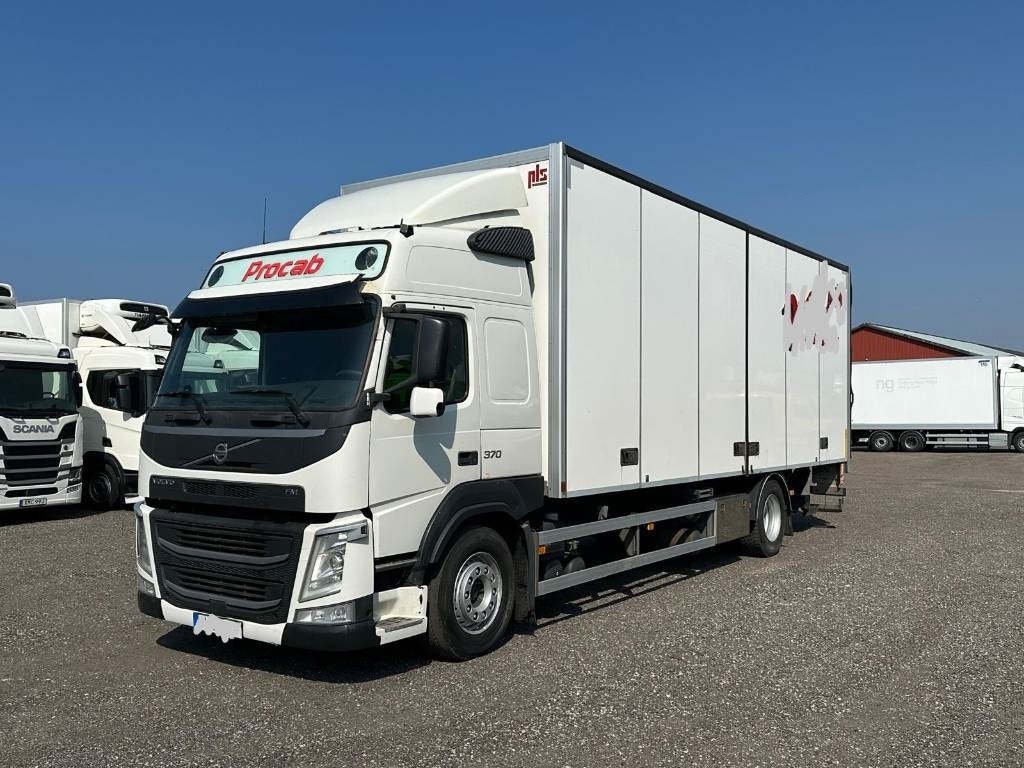 Volvo FM serie 3801 - Kravas automašīna ar slēgto virsbūvi: foto 1 Volvo FM serie 3801 - Kravas automašīna ar slēgto virsbūvi: foto 1