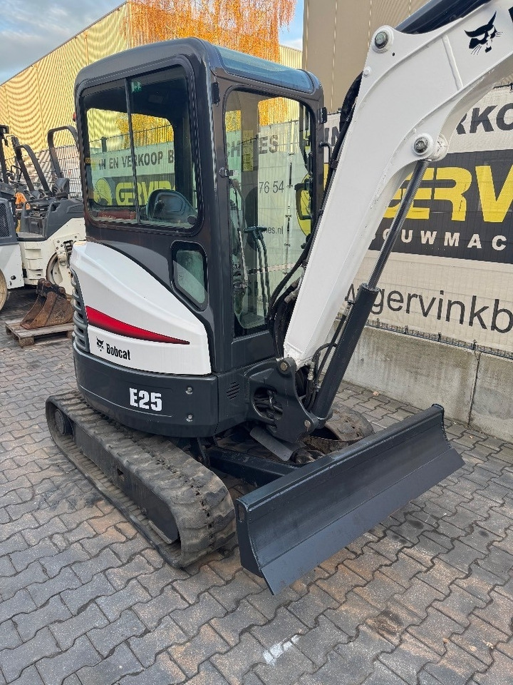 Bobcat E25 - Mini-ekskavators: foto 5 Bobcat E25 - Mini-ekskavators: foto 5