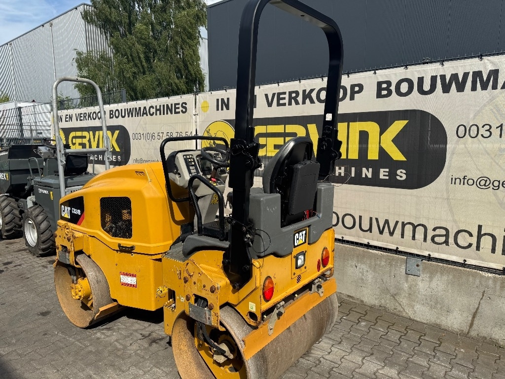 CAT CB 24 B - Ceļu veltnis: foto 2 CAT CB 24 B - Ceļu veltnis: foto 2