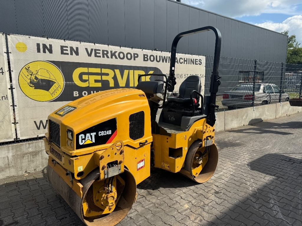 CAT CB 24 B - Ceļu veltnis: foto 1 CAT CB 24 B - Ceļu veltnis: foto 1