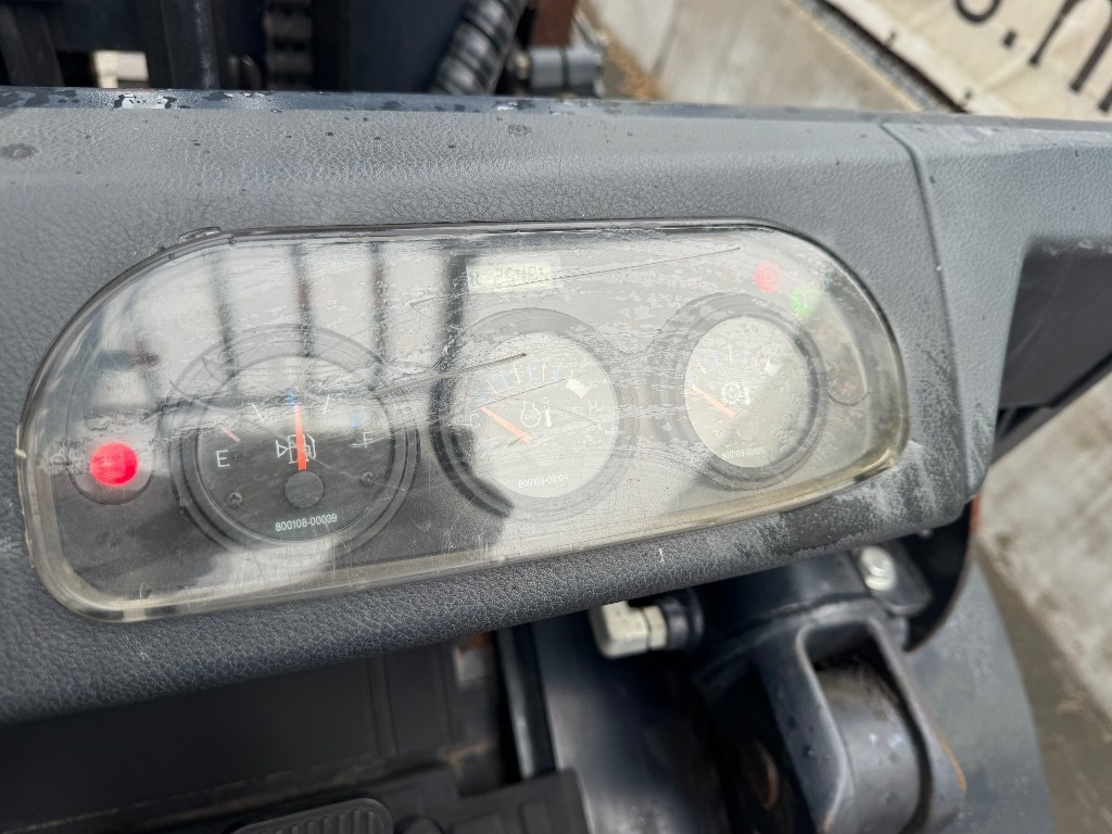 Doosan D 40 SC-7 - Dīzeļiekrāvējs: foto 4 Doosan D 40 SC-7 - Dīzeļiekrāvējs: foto 4