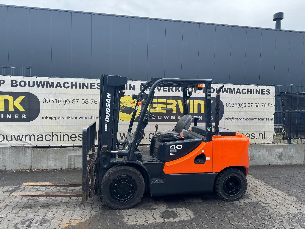 Doosan D 40 SC-7 - Dīzeļiekrāvējs: foto 1 Doosan D 40 SC-7 - Dīzeļiekrāvējs: foto 1