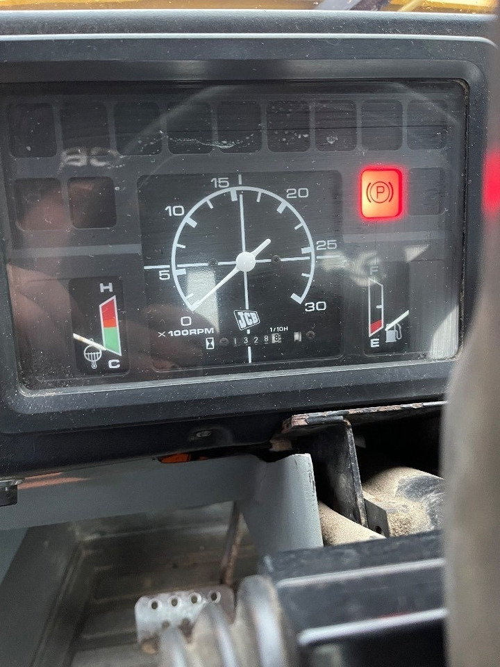 Traktors JCB Fastrac 125: foto 8