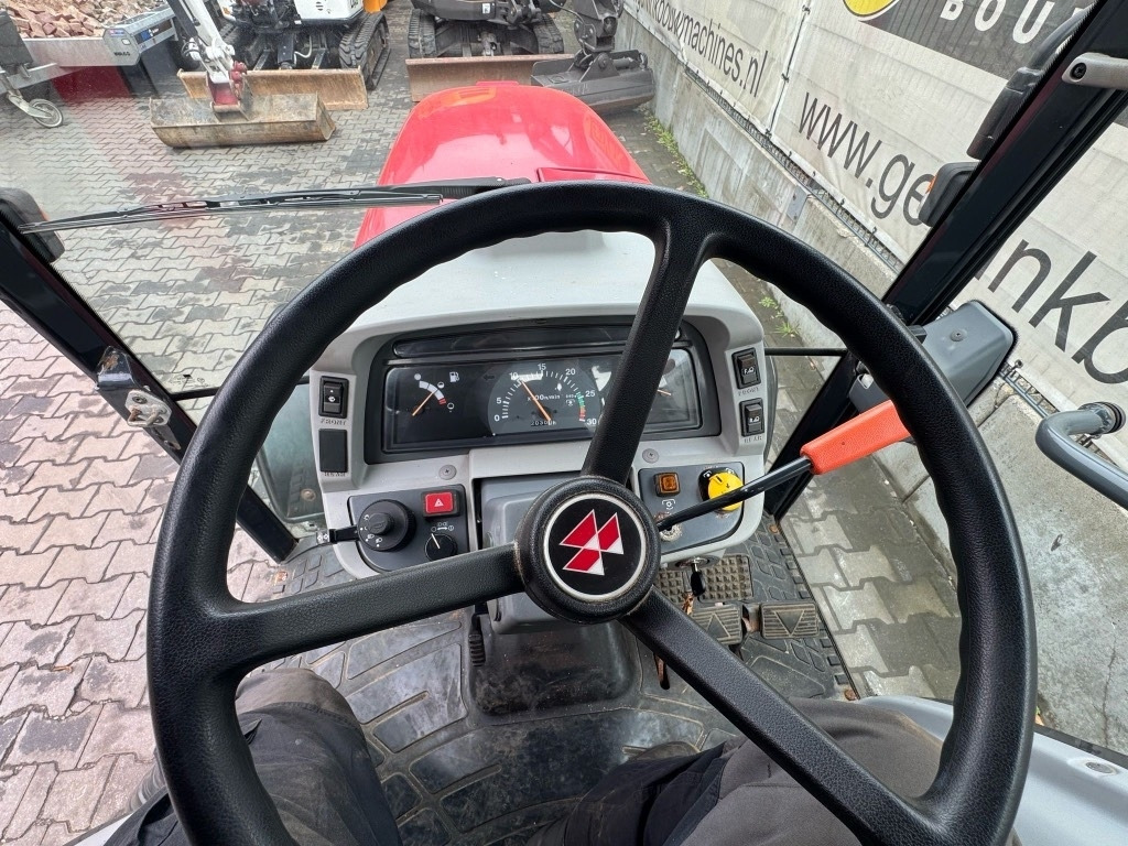 Traktors Massey Ferguson 1547: foto 17