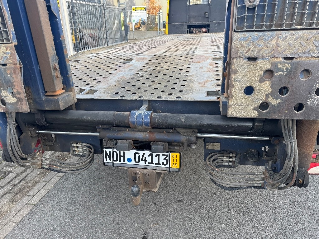 Kravas automašīna ar slēgto virsbūvi Scania P 340: foto 11