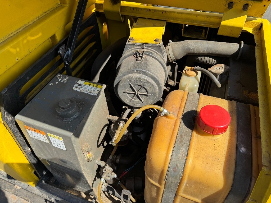 Yanmar C 30 R-2 B - Mini pašizgāzējs: foto 4 Yanmar C 30 R-2 B - Mini pašizgāzējs: foto 4