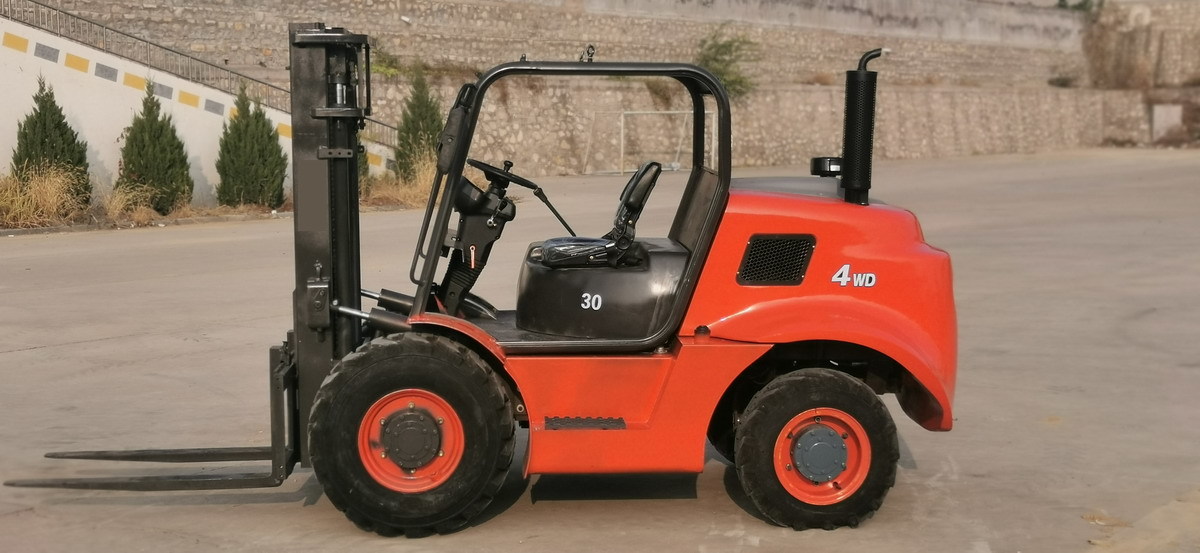 QINGDAO PROMISING 3T 4WD Rough Terrain Forklift CPCD30 - Bezceļu autokrāvējs: foto 2 QINGDAO PROMISING 3T 4WD Rough Terrain Forklift CPCD30 - Bezceļu autokrāvējs: foto 2