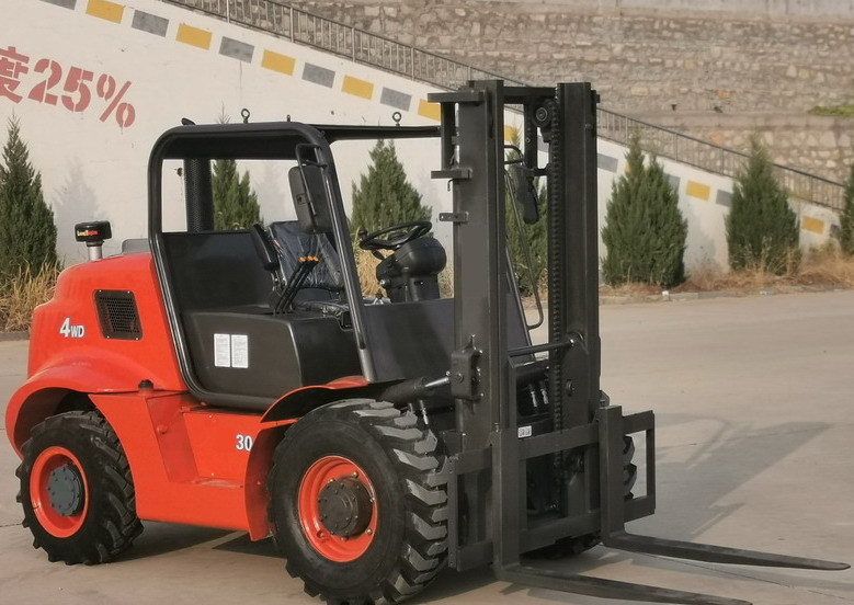 QINGDAO PROMISING 3T 4WD Rough Terrain Forklift CPCD30 - Bezceļu autokrāvējs: foto 1 QINGDAO PROMISING 3T 4WD Rough Terrain Forklift CPCD30 - Bezceļu autokrāvējs: foto 1