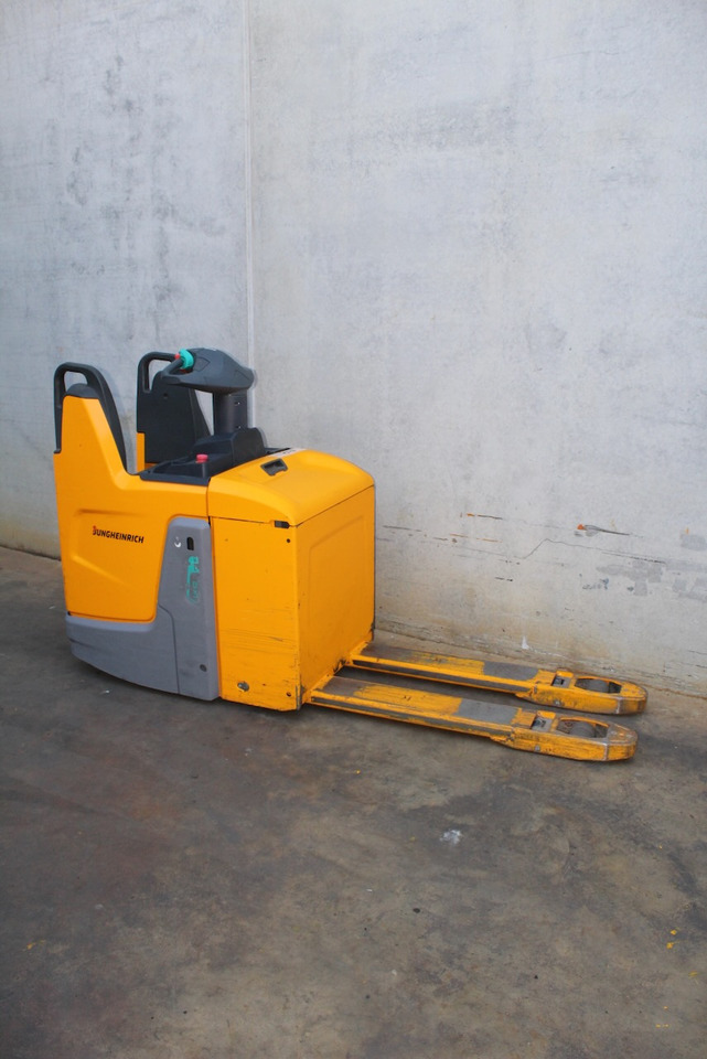 Jungheinrich ERE 120 LI-ION - Rokas palešu ratiņi: foto 4 Jungheinrich ERE 120 LI-ION - Rokas palešu ratiņi: foto 4