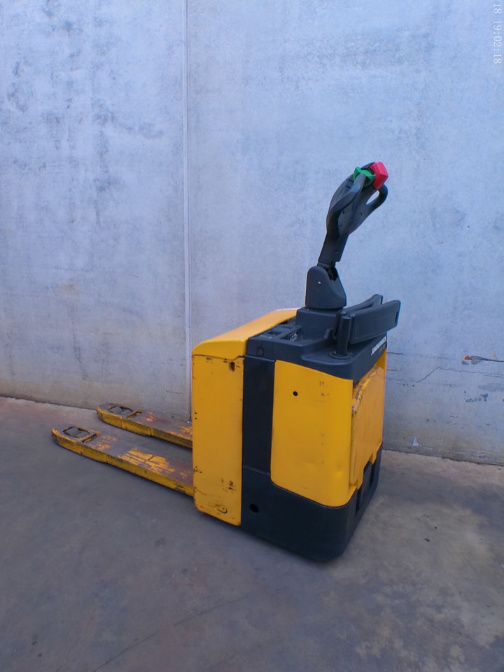 Jungheinrich ERE 120 - Rokas palešu ratiņi: foto 1 Jungheinrich ERE 120 - Rokas palešu ratiņi: foto 1