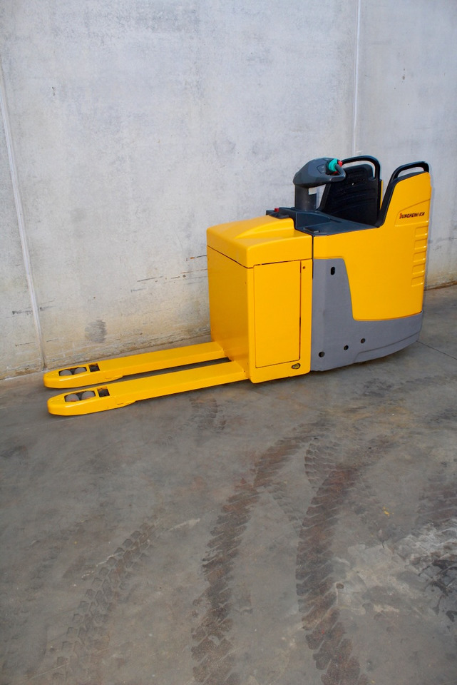 Jungheinrich ERE 225 - Rokas palešu ratiņi: foto 2 Jungheinrich ERE 225 - Rokas palešu ratiņi: foto 2