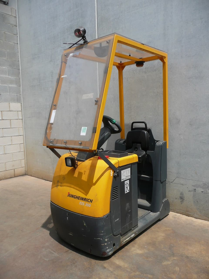 Jungheinrich EZS 350 XL - Noliktavas vilcējs: foto 1 Jungheinrich EZS 350 XL - Noliktavas vilcējs: foto 1